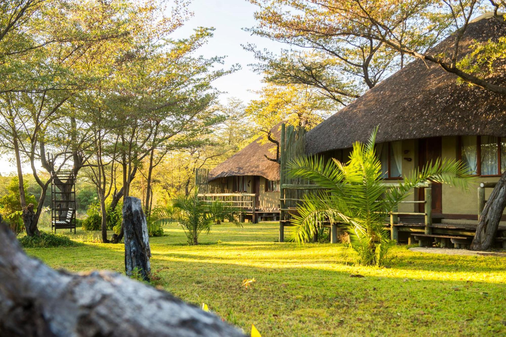 Gondwana Hakusembe River Lodge Rundu Buitenkant foto