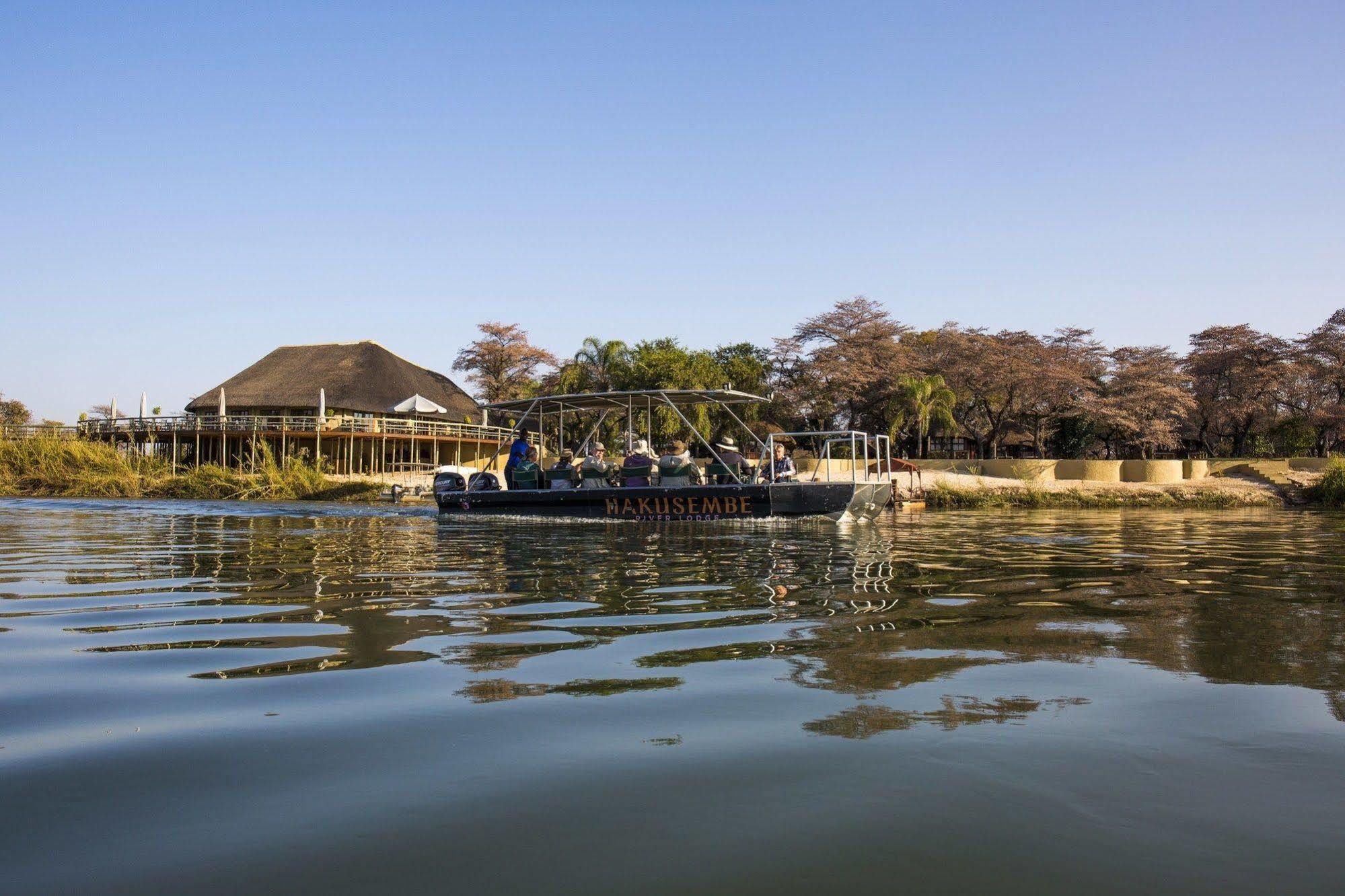 Gondwana Hakusembe River Lodge Rundu Buitenkant foto