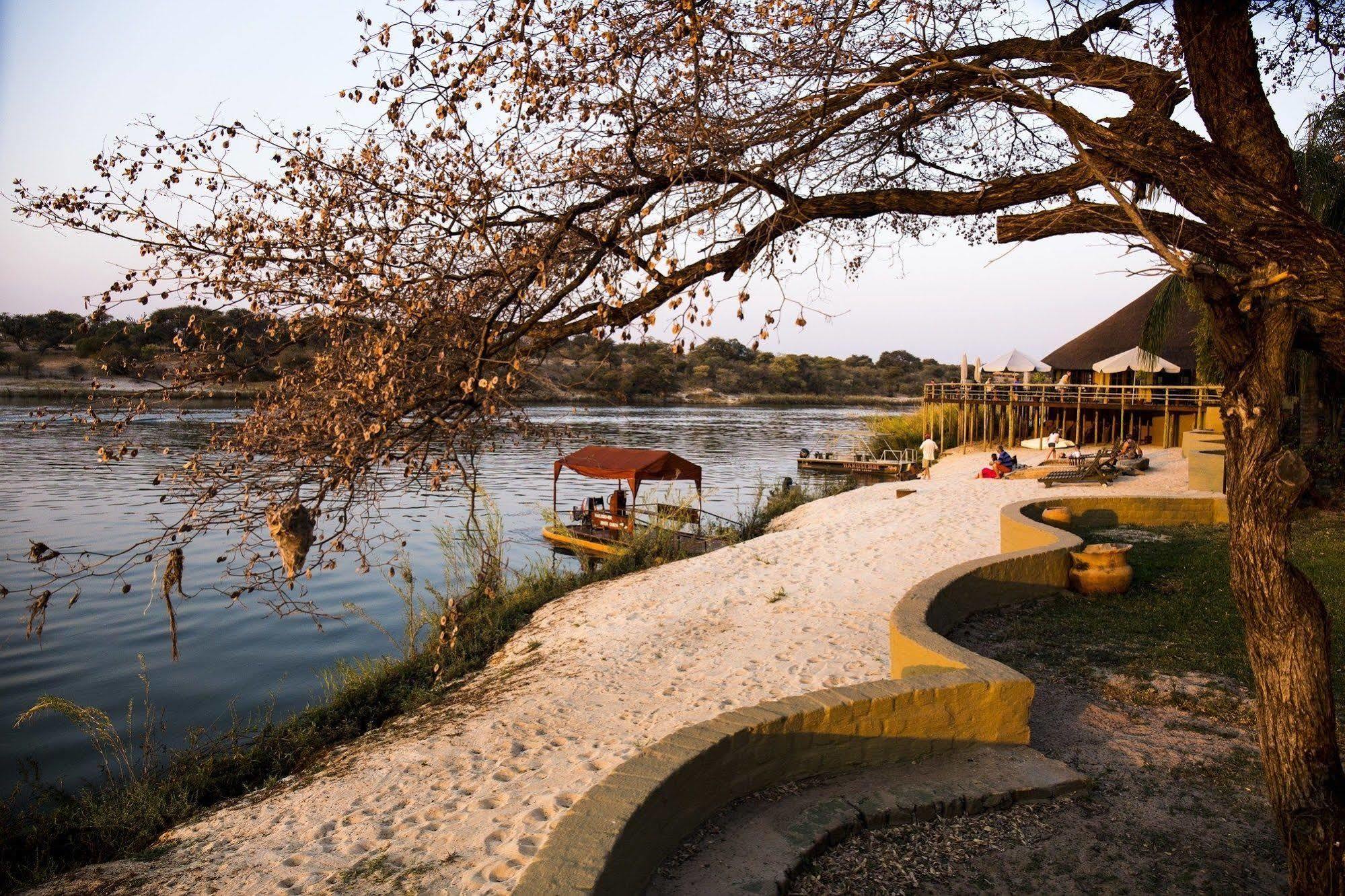 Gondwana Hakusembe River Lodge Rundu Buitenkant foto