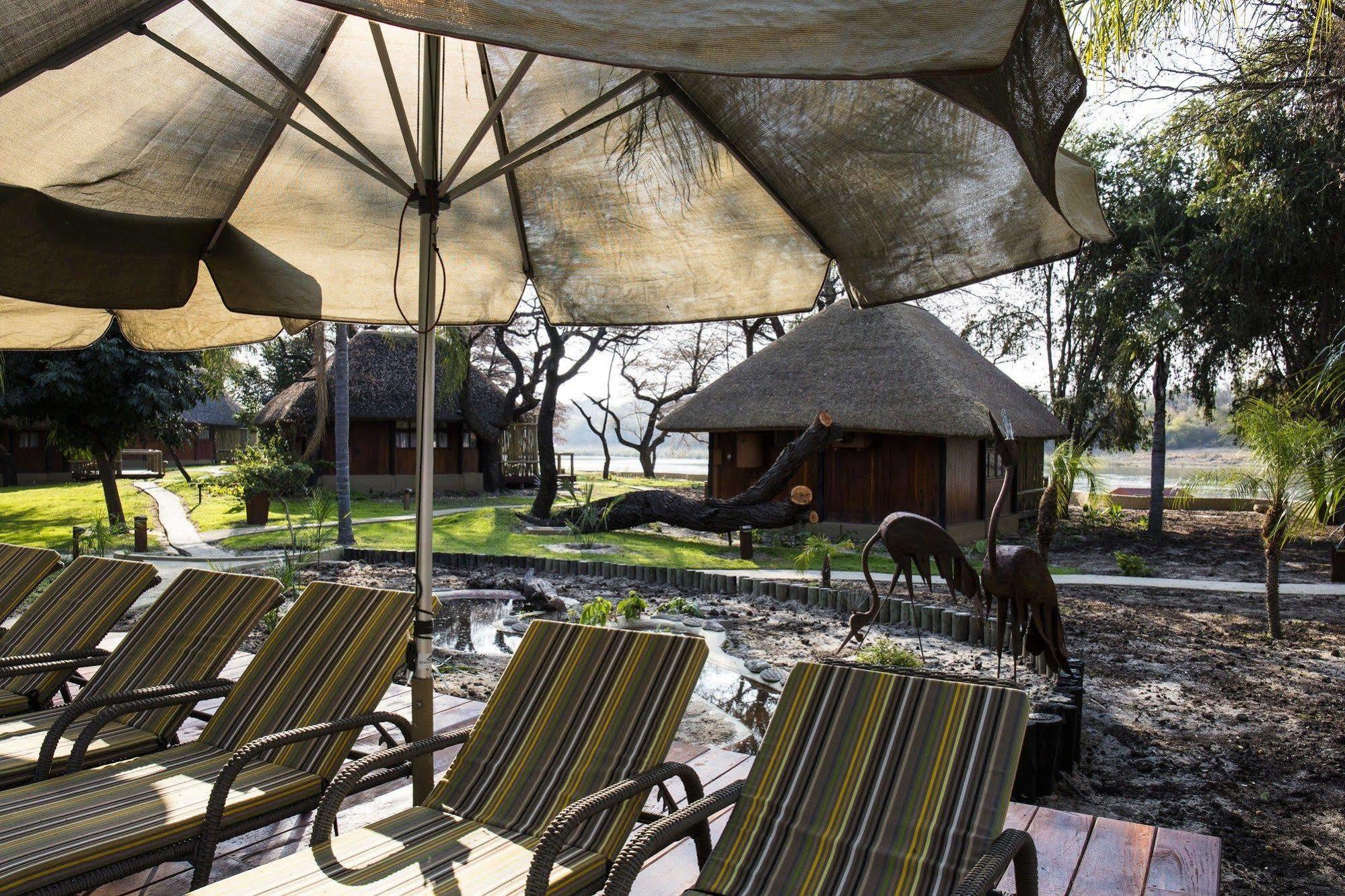 Gondwana Hakusembe River Lodge Rundu Buitenkant foto